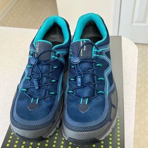 Clarks Wave Trail Gortex NWOT